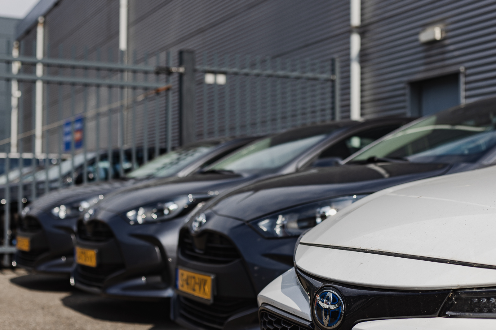 Hybride, plug-in hybride of elektrische auto